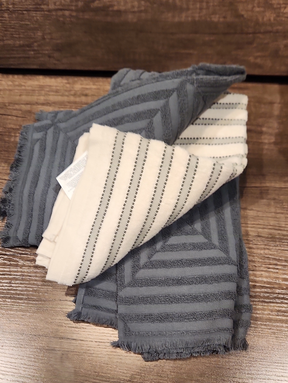 NWT Set Of 3 100% Cotton Hand Towels Green & White 20" X 28"